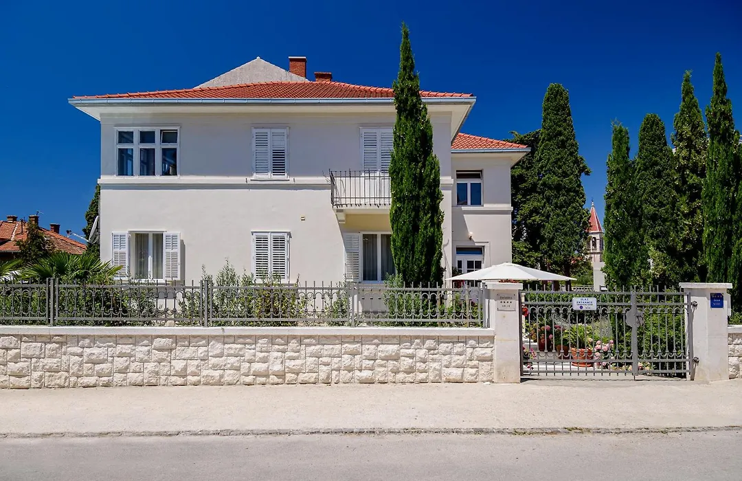 Palace Schoen Milesi-1