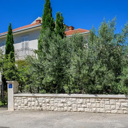 Palace Schoen Milesi-3